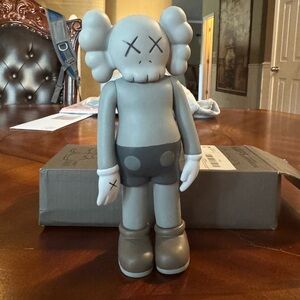 Brand New OriginalFake KAWS Companion Vinyl Figure with Box – Gray